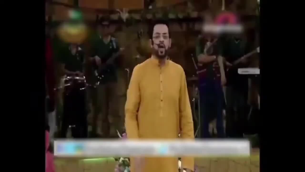 Abbu Aa Rahe Hain - Aamir Liaquat Entry Meme - funny Desi Templates meme