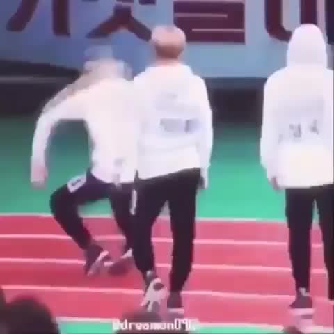 Crazy Energetic Jumping Dance Meme Template - funny K-Pop meme